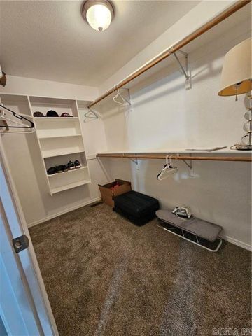 3203 Huntington Dr, Russellville, AR 72802