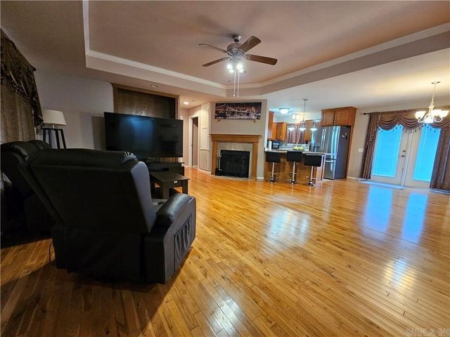 3203 Huntington Dr, Russellville, AR 72802