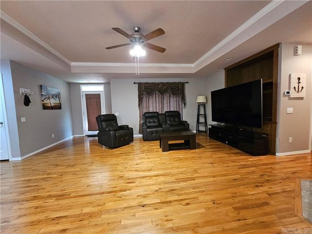 3203 Huntington Dr, Russellville, AR 72802