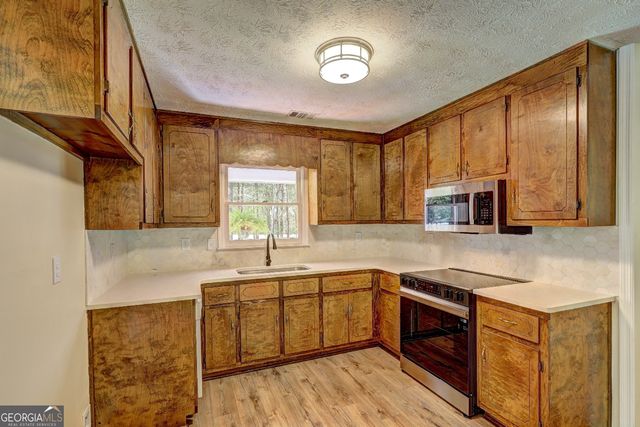 586 Higgins Road, Jackson, GA 30233