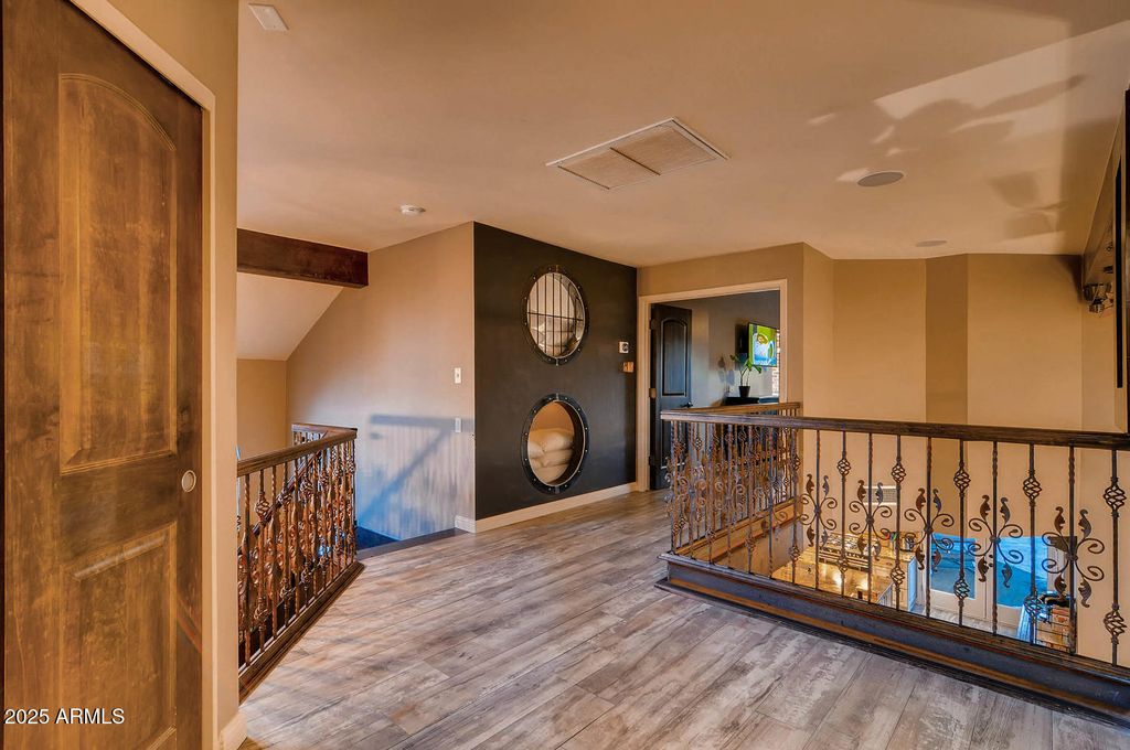Image 22 of property listing at 6521 E BEVERLY Lane, Scottsdale, AZ 85254