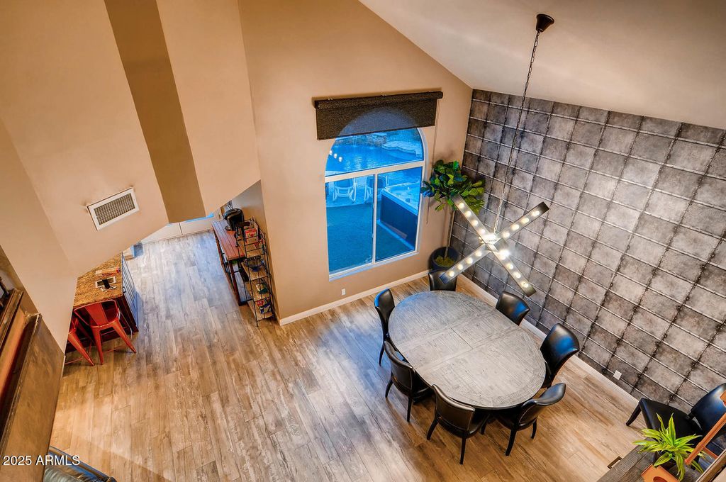 Image 7 of property listing at 6521 E BEVERLY Lane, Scottsdale, AZ 85254