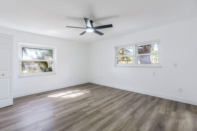 1300 Tumblin Kling Road, Fort Pierce, FL 34982