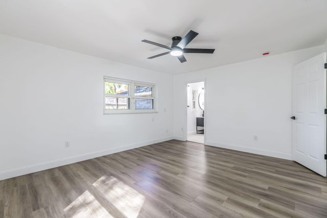 1300 Tumblin Kling Road, Fort Pierce, FL 34982