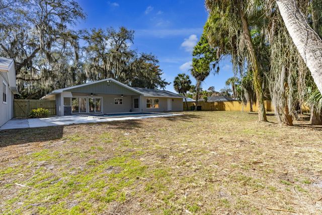 1300 Tumblin Kling Road, Fort Pierce, FL 34982