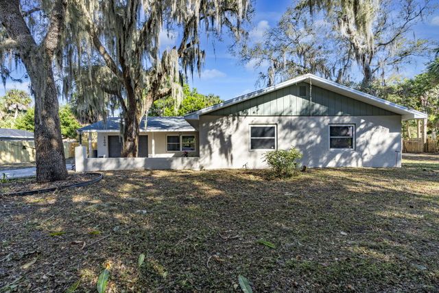 1300 Tumblin Kling Road, Fort Pierce, FL 34982