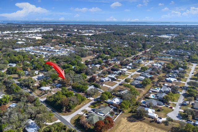 1300 Tumblin Kling Road, Fort Pierce, FL 34982