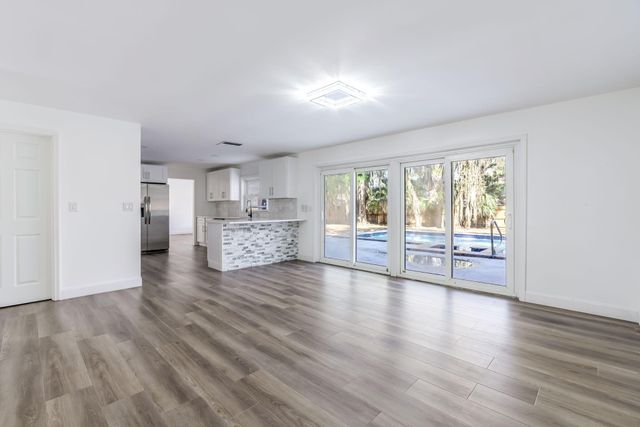 1300 Tumblin Kling Road, Fort Pierce, FL 34982