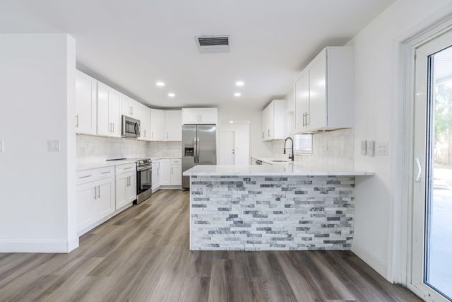 1300 Tumblin Kling Road, Fort Pierce, FL 34982