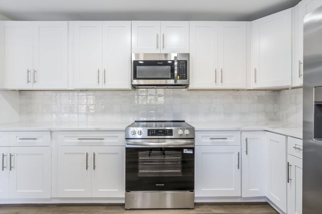 1300 Tumblin Kling Road, Fort Pierce, FL 34982