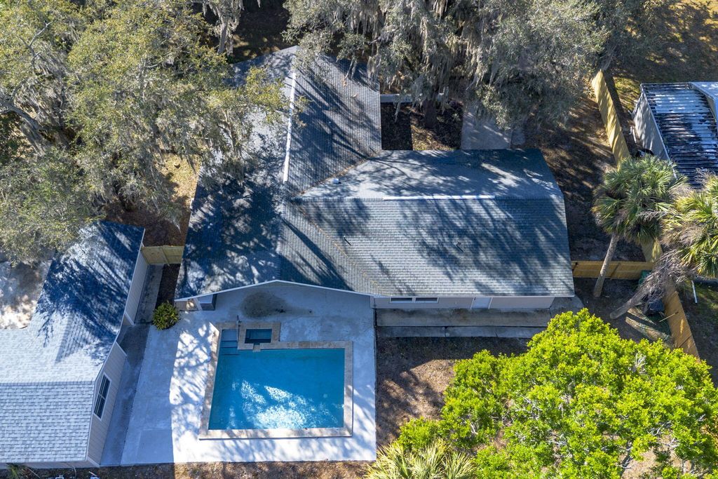 1300 Tumblin Kling Road, Fort Pierce, FL 34982