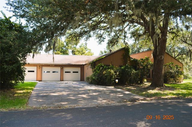 230 Mallard Point, Livingston, TX 77351