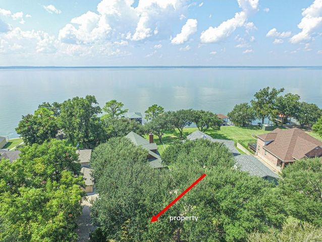 230 Mallard Point, Livingston, TX 77351