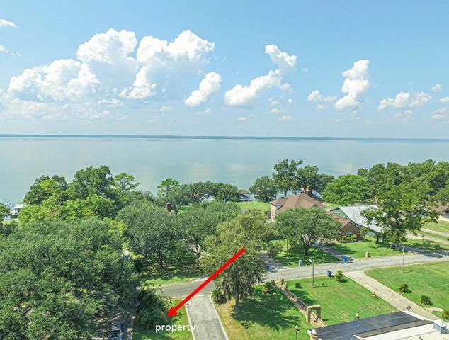 230 Mallard Point, Livingston, TX 77351