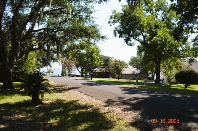 230 Mallard Point, Livingston, TX 77351