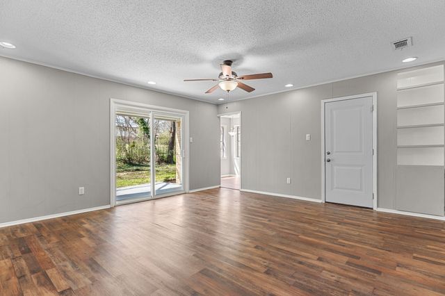 685 Sides Circle, Canton, TX 75103
