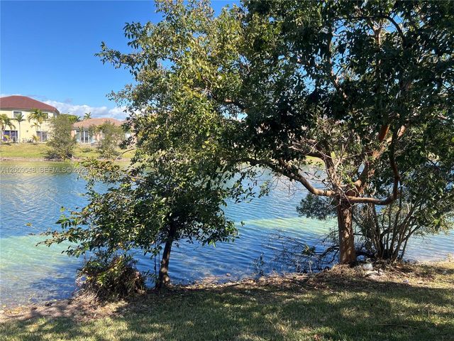22301 SW 88th Pl 304-3, Cutler Bay, FL 33190