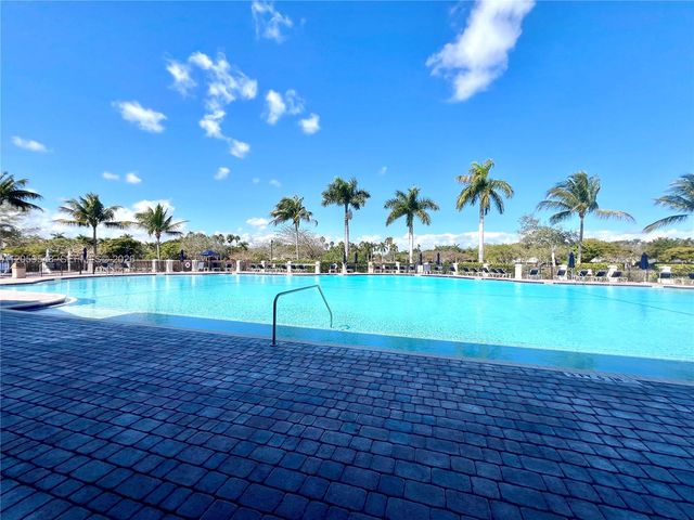 22301 SW 88th Pl 304-3, Cutler Bay, FL 33190