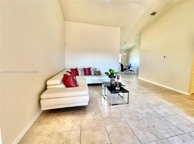 22301 SW 88th Pl 304-3, Cutler Bay, FL 33190
