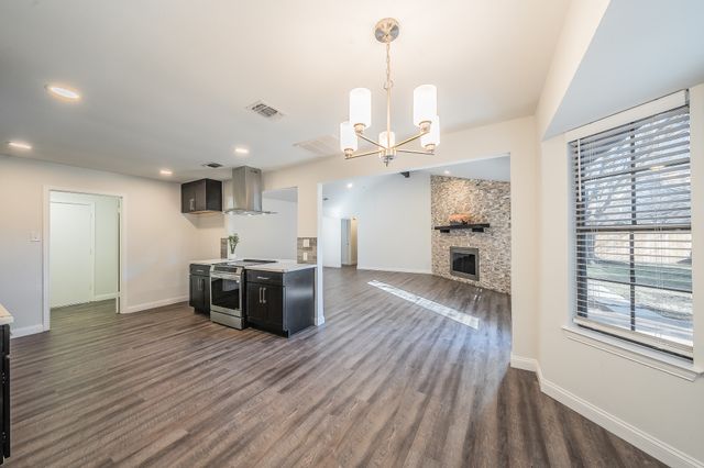 227 Norwich Drive, Hurst, TX 76054