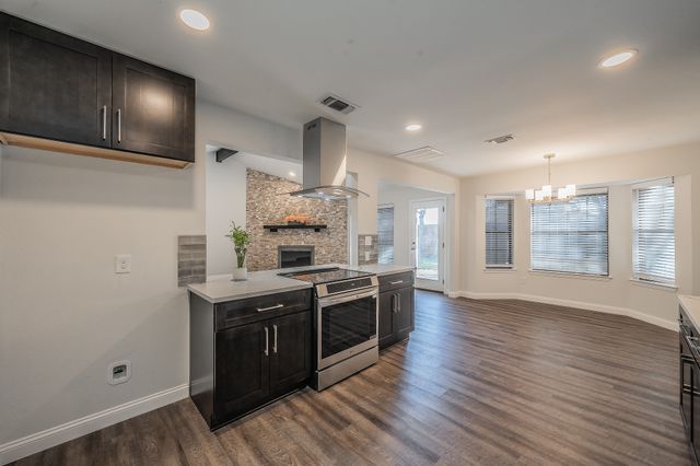 227 Norwich Drive, Hurst, TX 76054