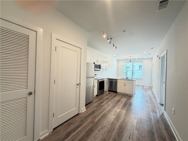 525 Parkway Drive NE 417, Atlanta, GA 30308