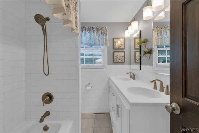 56 LaBelle Terrace, Amherst, NY 14228