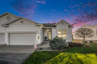 5702 N Turning Leaf Way, Fruitport, MI 49415