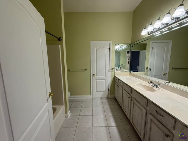 123 Newport Island, Centerville, GA 31028
