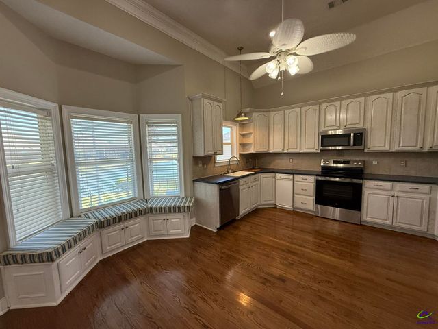 123 Newport Island, Centerville, GA 31028