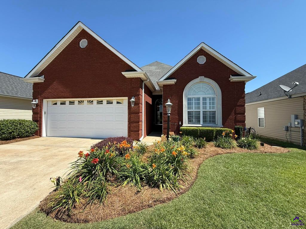 123 Newport Island, Centerville, GA 31028