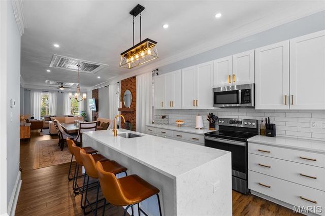 4716 Olive Street, St Louis, MO 63108