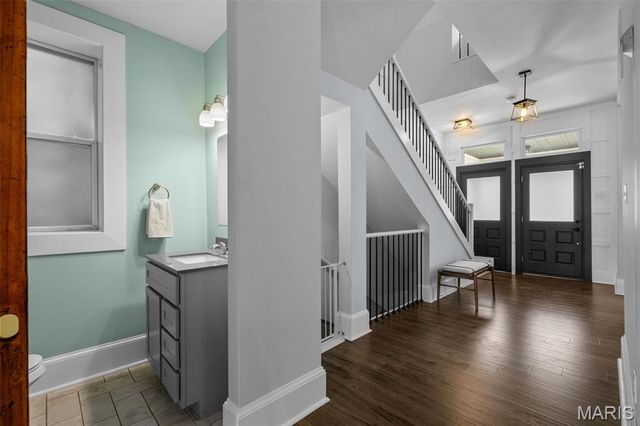 4716 Olive Street, St Louis, MO 63108