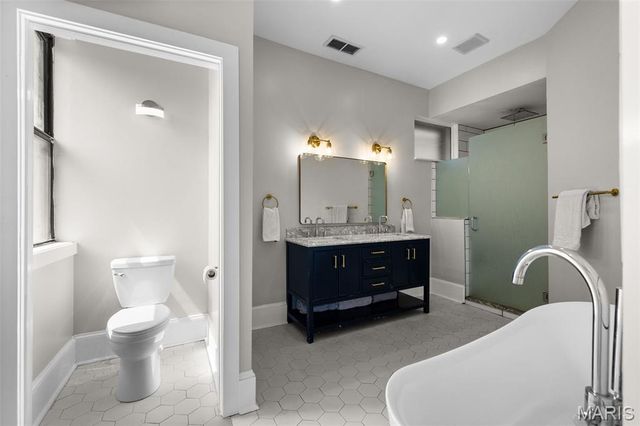 4716 Olive Street, St Louis, MO 63108