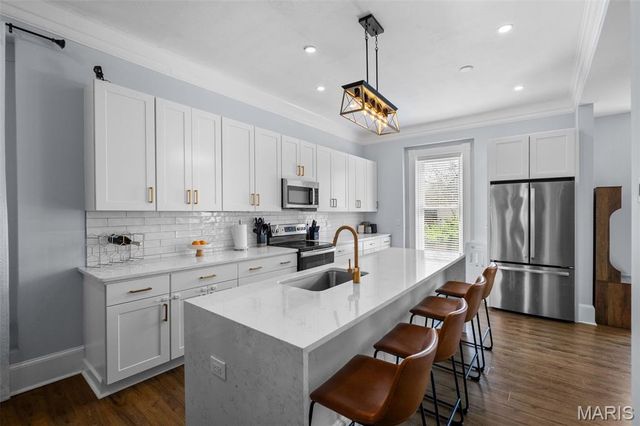 4716 Olive Street, St Louis, MO 63108