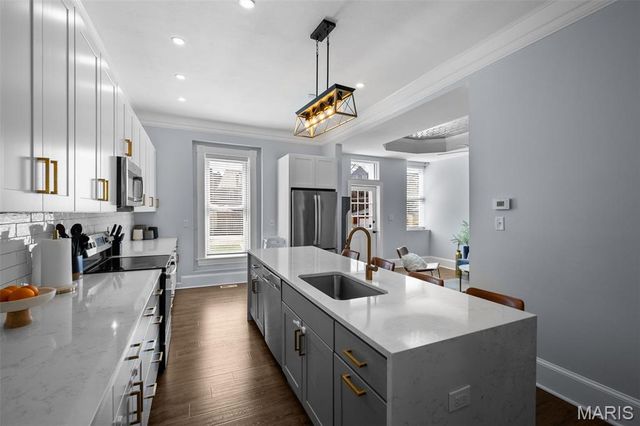 4716 Olive Street, St Louis, MO 63108