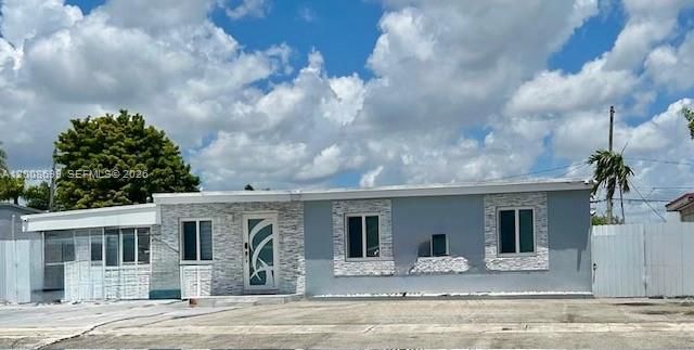 367 W 33rd St, Hialeah, FL 33012