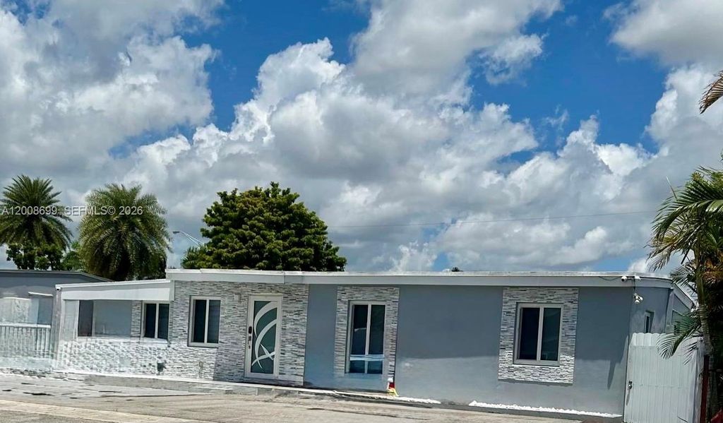 367 W 33rd St, Hialeah, FL 33012