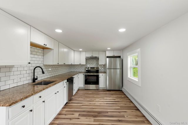 905 N Quaker Lane, Staatsburg, NY 12580