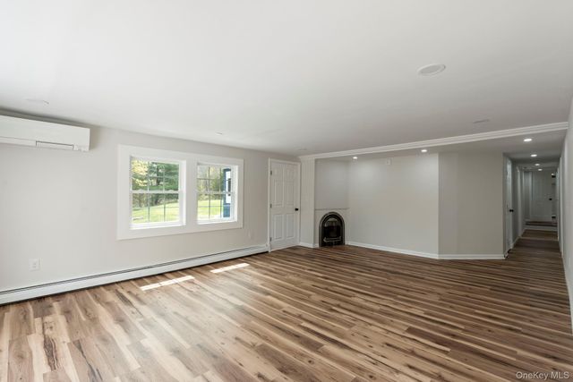 905 N Quaker Lane, Staatsburg, NY 12580