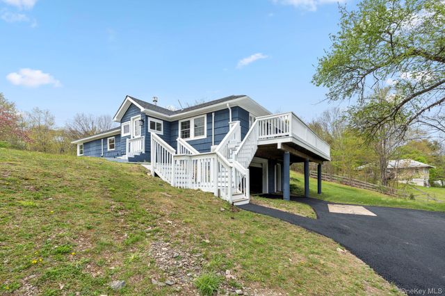 905 N Quaker Lane, Staatsburg, NY 12580