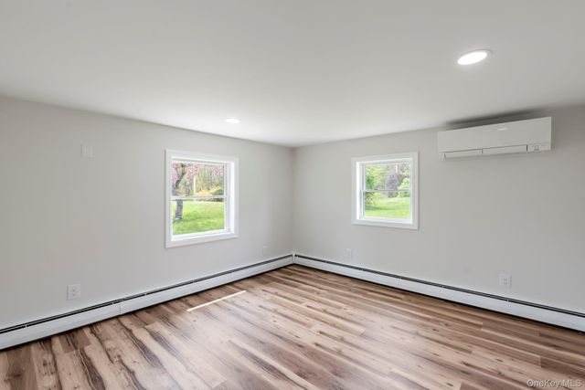 905 N Quaker Lane, Staatsburg, NY 12580