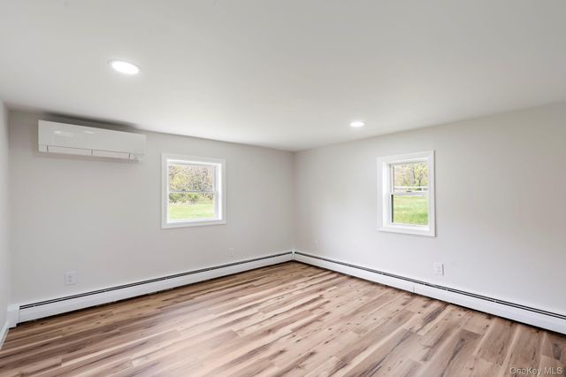 905 N Quaker Lane, Staatsburg, NY 12580