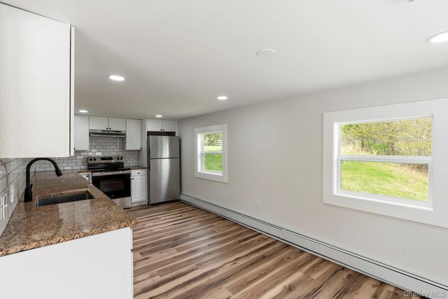 905 N Quaker Lane, Staatsburg, NY 12580