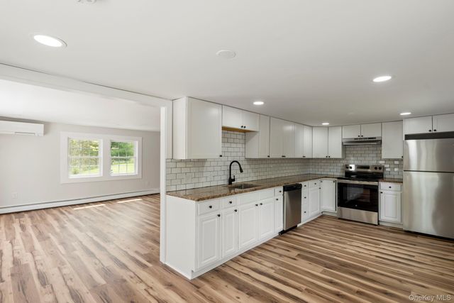 905 N Quaker Lane, Staatsburg, NY 12580