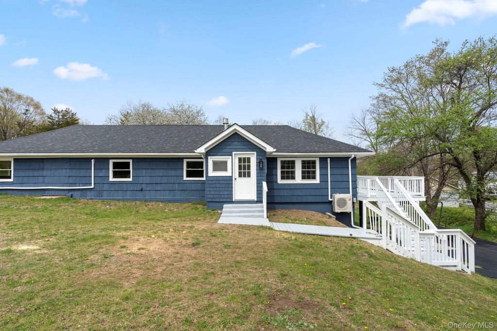 905 N Quaker Lane, Staatsburg, NY 12580