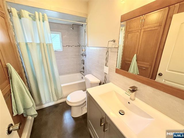 28 Seifert Street, Garfield, NJ 07026