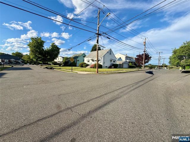 28 Seifert Street, Garfield, NJ 07026