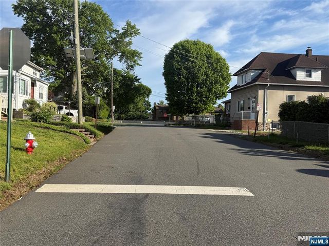28 Seifert Street, Garfield, NJ 07026