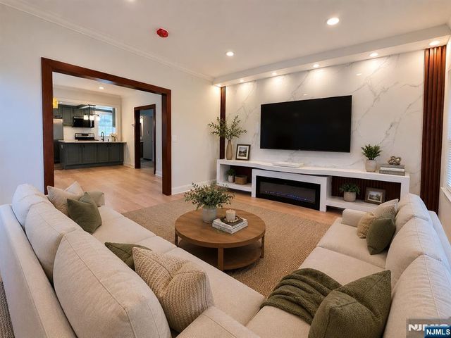 28 Seifert Street, Garfield, NJ 07026
